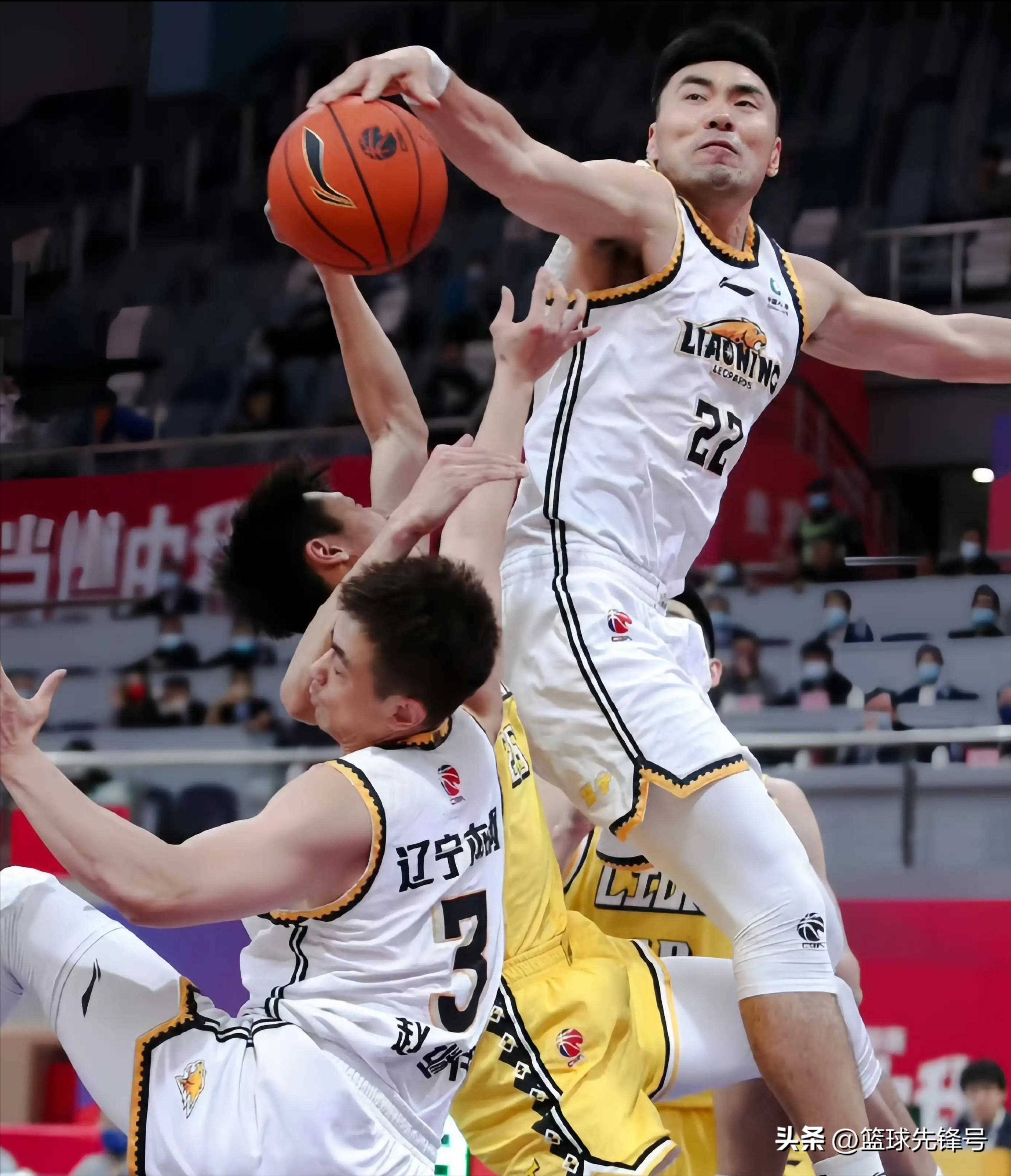 包含CBA常规赛清晨再迎强敌，西汉姆强势反弹，主帅态度——信心回归，数据趋势出现新变化的词条